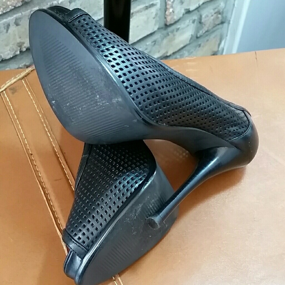 Levity Black Leather Peep-Toe High Heels - Size 5.5 - Picture 7 of 8